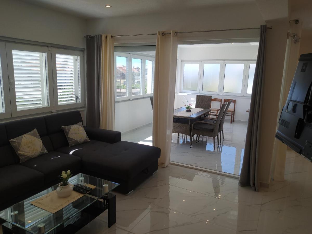 Apartmani Trubi 3 Vodice Exteriör bild