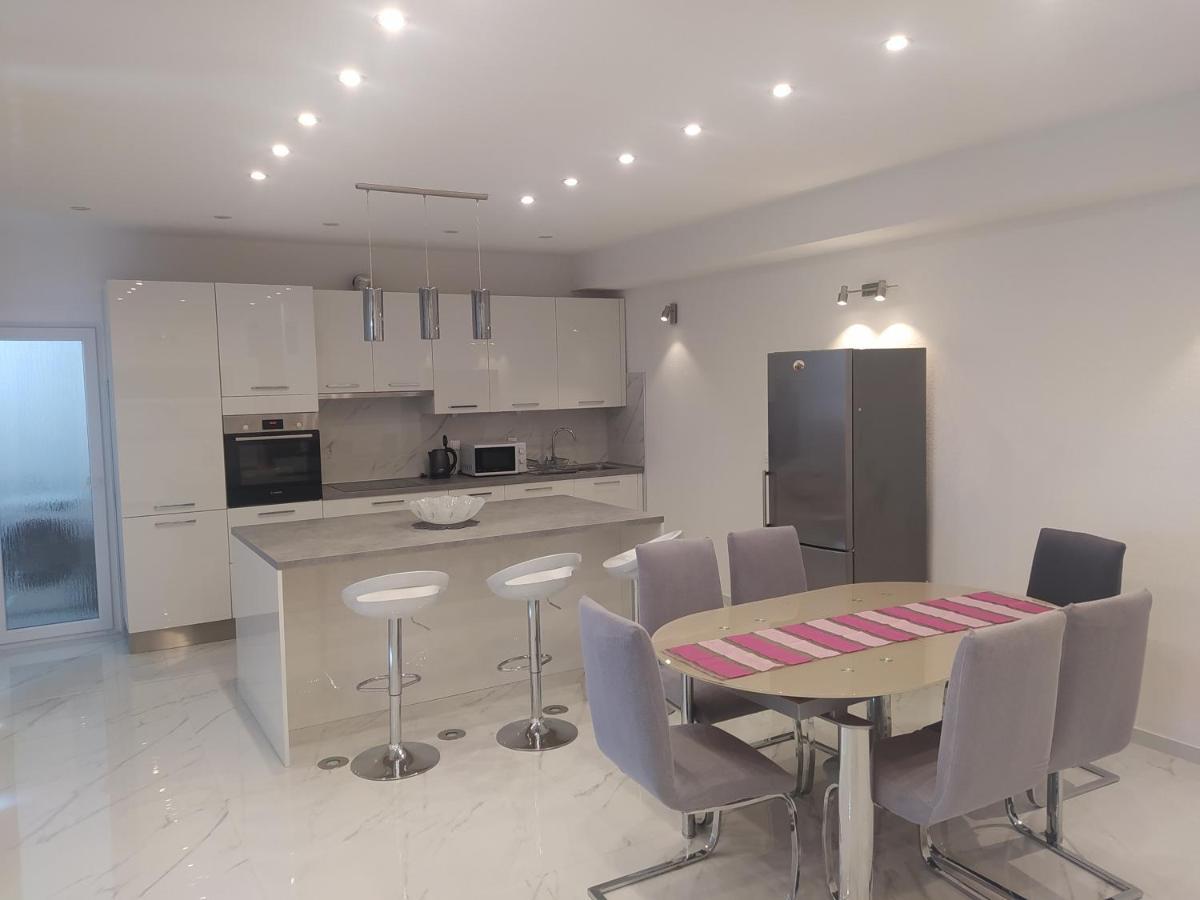 Apartmani Trubi 3 Vodice Exteriör bild